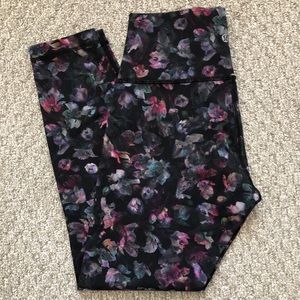 Worn 2x ~ Lululemon Wunder Under leggings